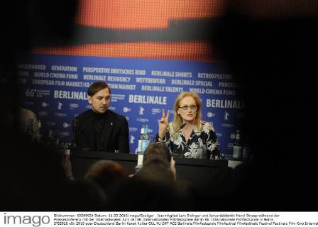 Jurymitglied Lars Eidinger und Jurypräsidentin Meryl Streep während der Pressekonferenz mit der Internationalen Jury der 66. Internationalen Filmfestspiele Berlin 66. Internationale Filmfestspiele in Berlin IFB2016