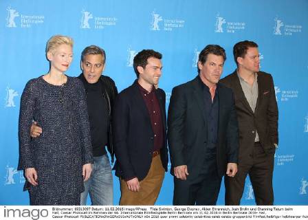 Tilda Swinton, George Clooney, Alden Ehrenreich, Josh Brolin und Channing Tatum beim Hail, Caesar Photocall im Rahmen der 66. Internationale Filmfestspiele Berlin Berlinale am 11.02.2016 in Berlin Berlinale 2016- Hail, Caesar Photocall 