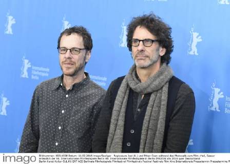 Regisseure Joel (li.) und Ethan Coen während des Photocalls zum Film -Hail, Caesar anlässlich der 66. Internationalen Filmfestspiele Berlin 66. Internationale Filmfestspiele in Berlin IFB2016