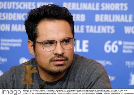 Schauspieler Michael Pena während der Pressekonferenz zum Film -War On Everyone- anlässlich der 66. Internationalen Filmfestspiele Berlin snapshot-photography K.M.Krause
