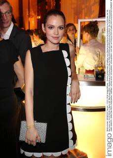 Emilia Schüle beim Empfang vom Medienboard Berlin Brandenburg im Rahmen der 66. Berlinale am 13.02.2016 in Berlin 66. Berlinale 2016, Medienboard Empfang in Berlin 