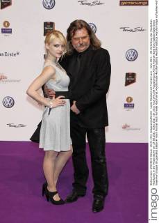 Leslie Mandoki mit Tochter Lara - Echo 2011 - 20.Verleihung des Deutschen Musikpreis in der Messe Berlin am 24.03.2011. Echo 2011