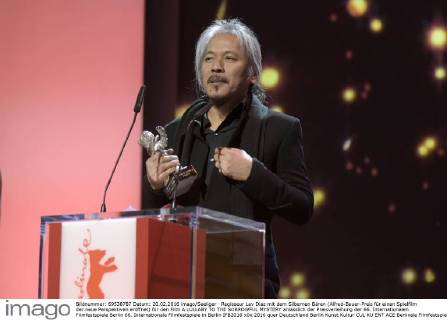Regisseur Lav Diaz mit dem Silbernen Bären (Alfred-Bauer-Preis für einen Spielfilm der neue Perspektiven eröffnet) für den Film A LULLABY TO THE SORROWFUL MYSTERY anlässlich der Preisverleihung der 66. Internationalen Filmfestspiele Berlin 66. Internationale Filmfestspiele in Berlin IFB2016