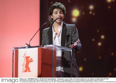 Regisseurin Leonor Teles mit Goldenen Bären für den Besten Kurzfilm BALLADE DER BATRACHIA anlässlich der Preisverleihung der 66. Internationalen Filmfestspiele Berlin 66. Internationale Filmfestspiele in Berlin IFB2016