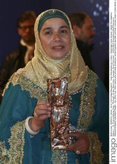 Cesar Preisverleihung in Paris - Preisträger Soria Zeroual ( Beste Film-Adaption, Fatima ) - 41. Preisverleihung Cesar, Photocall mit den Gewinnern, Fouquets, Paris Frankreich - 26 02 2016 GwendolineLeGoff Panoramic 
