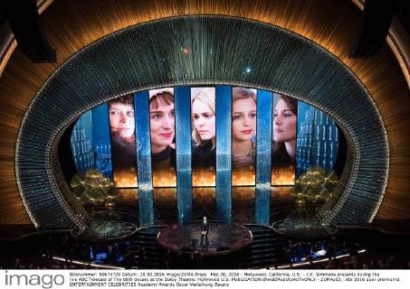 Feb 28, 2016 - Hollywood, California, U.S. - J.K. Simmons presents during the live ABC Telecast of The 88th Oscars at the Dolby Theatre. Hollywood U.S. - ZUMAz03_