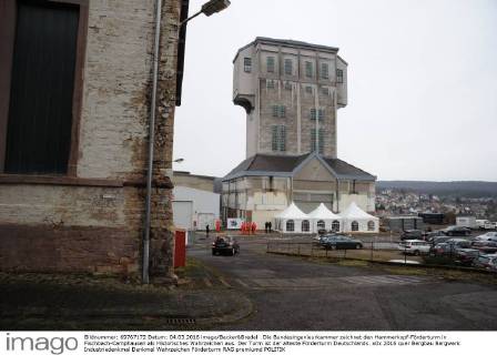 Die Bundesingenieurkammer zeichnet den Hammerkopf-Förderturm in Fischbach-Camphausen als Historisches Wahrzeichen aus. Der Turm ist der älteste Förderturm Deutschlands.