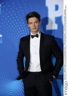 Patrick Schwarzenegger 1. People Germany Style Award Verleihung, Auszeichnung; Ehrung Hotel Vier Jahreszeiten Kempinski München 07. März 2016