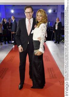 Robert Pölzer mit Gattin Vivien Pölzer bei der Verleihung des Deutschen Medienpreises 2015 im Kongresshaus. Baden-Baden, 07.03.2016 Foto:xFredericx xFuturexImage