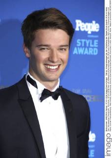 Patrick Schwarzenegger bei der Verleihung der People Style Awards 2016 im Hotel Vier Jahreszeiten Kempinski. München, 07.03.2016 Foto:xS.xGabschx xFuturexImage