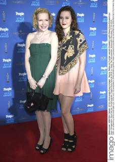 Sunnyi Melles mit Tochter Leonille Elisabeth Judith Maria Anna Prinzessin zu Sayn-Wittgenstein-Sayn bei der Verleihung der People Style Awards 2016 im Hotel Vier Jahreszeiten Kempinski. München, 07.03.2016 Foto:xS.xGabschx xFuturexImage