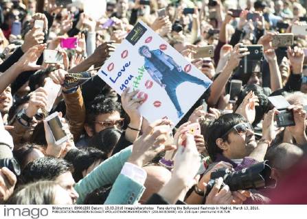 Fans during the Bollywood flashmob in Madrid, March 13, 2016.  (20160313008)