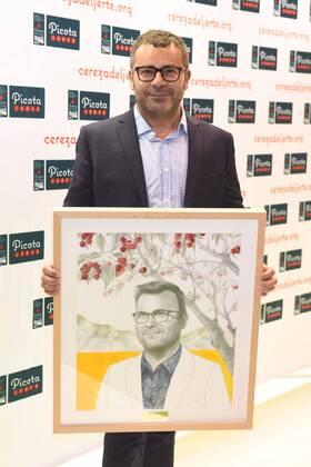 Jorge Javier Vazquez erhält den Picota del Jerte Preis in Madrid Jorge Javier Vazquez recibe el Premio Picota del Jerte en Madrid. 588 Diego Puerta Cordon Press Jorge Javier Vazquez receives the Picota del Jerte awards in Madrid. Cordon Press  DiegoxPuerta