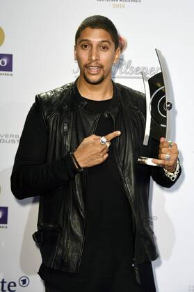 Andreas Bourani mit dem Echo für den besten Künstler national Rock Pop bei der 25. Verleihung des Echo 2016 in der Messe Berlin. Berlin, 07.04.2016 Foto:xFredericx xFuturexImage