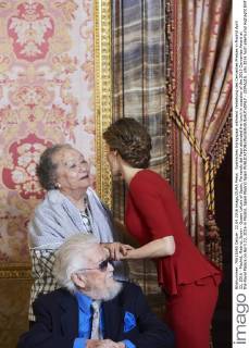 Spanisches Königspaar während Verleihung des Cervantes Preises in Madrid April 22, 2016 - Madrid, Madrid, Spain - Queen Letizia of Spain, Fernando del Paso attended the lunch in ocassion of the 2015 Cervantes Award at the Royal Palace on April 22, 2016 in Madrid, Spain Madrid Spain  - ZUMAg15_