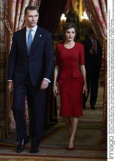 Spanisches Königspaar während Verleihung des Cervantes Preises in Madrid April 22, 2016 - Madrid, Madrid, Spain - King Felipe VI of Spain, Queen Letizia of Spain attended the lunch in ocassion of the 2015 Cervantes Award at the Royal Palace on April 22, 2016 in Madrid, Spain Madrid Spain  - ZUMAg15_