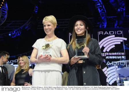 Cordula Stratmann und Namika 19. Radio Regenbogen Award Party Verleihung Ehrung Preis Europa-Park Rust Freizeitpark Rust 22. April 2016