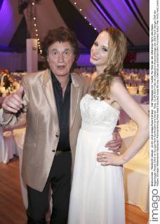 Olaf Malolepski mit Tochter Pia Malo bei der Aftershow Party des Radio Regenbogen Award 2016 im Europa-Park Confertainment Center. Rust, 22.04.2016 Foto:xS.xGabschx xFuturexImage