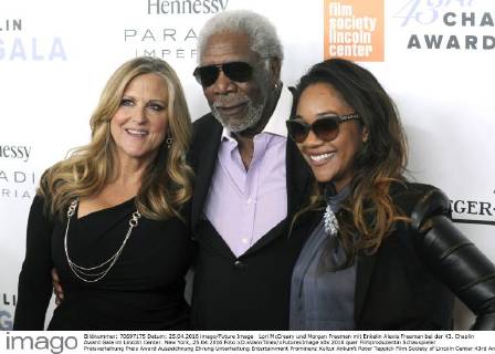 Lori McCreary und Morgan Freeman mit Enkelin Alexis Freeman bei der 43. Chaplin Award Gala im Lincoln Center. New York, 25.04.2016 Foto:xD.xVanxTinex xFuturexImage