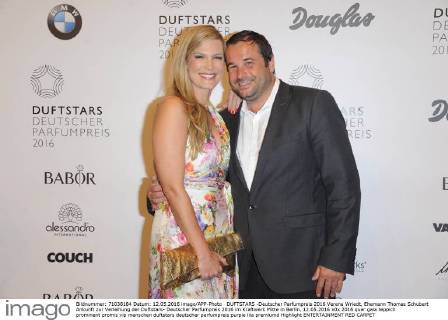 DUFTSTARS -Deutscher Parfumpreis 2016 Verena Wriedt, Ehemann Thomas Schubert Ankunft zur Verleihung der Duftstars- Deutscher Parfumpreis 2016 im Kraftwerk Mitte in Berlin, 12.05.2016