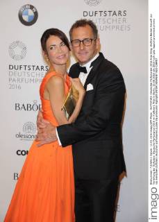 DUFTSTARS -Deutscher Parfumpreis 2016 Anja Kling, Wolfram Becker Ankunft zur Verleihung der Duftstars- Deutscher Parfumpreis 2016 im Kraftwerk Mitte in Berlin, 12.05.2016