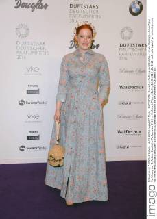 DUFTSTARS -Deutscher Parfumpreis 2016 Enie van de Maiklokjes Ankunft zur Verleihung der Duftstars- Deutscher Parfumpreis 2016 im Kraftwerk Mitte in Berlin, 12.05.2016