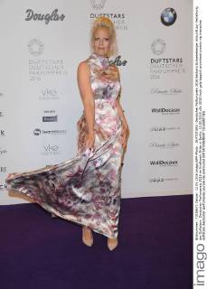 DUFTSTARS -Deutscher Parfumpreis 2016 Barbara Schoeneberger Ankunft zur Verleihung der Duftstars- Deutscher Parfumpreis 2016 im Kraftwerk Mitte in Berlin, 12.05.2016