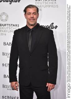Sven Martinek bei der Verleihung Deutscher Parfumpreis - Duftstars 2016 am 12.05.2016 in Berlin Deutscher Parfumpreis Duftstars 2016 in Berlin 