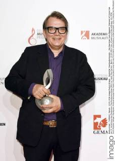 Deutscher Musikautorenpreis - Die Gewinner Sven Regener (Element of Crime) bei der 8. Verleihung des Deutschen Musikautorenpreises 2016 im Hotel Ritz-Carlton. Berlin, 12.05.2016 Foto:xFredericx xFuturexImage
