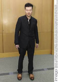Author Kiwamu Kenin, winner of the 62nd Edogawa Rampo Award speaks during a press conference on May 17, 2016, Tokyo, Japan. The Japanese literary award Edogawa Rampo Award is presented every year by the Mystery Writers of Japan since 1955. It is an award for unpublished mystery novels sponsored by Kodansha and Fuji Television. Apart from 10 million yen prize given to the winner, the work of the winner will be published by Kodansha. The presentation ceremony will be held on September 9 at the Tokyo Imperial Hotel in Chiyoda-ku, Tokyo.  (gxta_edogawarampoprize019)