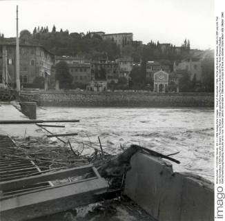 Flood of November 1966, Ponte alle Grazie, Florence, Italy 01384 