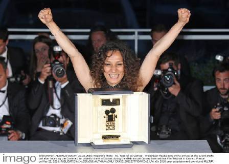 69. Festival de Cannes - Preisträger Houda Benyamina arrives at the award photo call after receiving the Camera d Or prize for the film Divines during the 69th annual Cannes International Film Festival in Cannes, France on May 22, 2016.  CAN20160522777 DAVIDxSILPA
