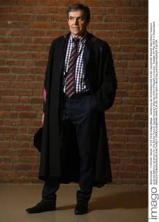 Verleihung der Ehrendoktortitel an der Universität Hasselt Jean-Marie Tarascon pictured before a ceremony for the Doctor Honoris Causa honorary degrees of the UHasselt university, Tuesday 24 May 2016 in Diepenbeek.  YORICKxJANSENS 04857124
