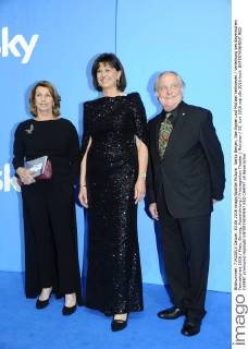 Senta Berger, Ilse Aigner und Michael Verhoeven Verleihung des Bayerischen Fernsehpreis 2016 Preis, Ehrung, Auszeichnung Prinzregenten Theater München 03. Juni 2016