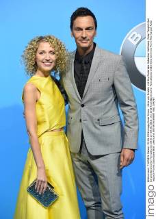 Aline von Drateln mit Sky Moderator Sebastian Hellmann. Roter Teppich,Red Carpet,Bayerischer Fernsehpreis 2016 am 03.06.2016.