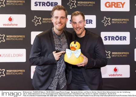 Benjamin Wolter und Dennis Wolter (World Wide Wohnzimmer) bei der Verleihung des 6. Webvideopreises an die herausragendsten deutschsprachigen Internetstars des Jahres im Castello. Düsseldorf, 04.06.2016 Foto:xC.xHardtx xFuturexImage