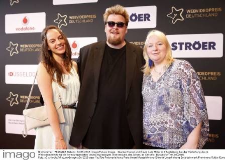 Gianna Chanel und David Lutz Miller mit Begleitung bei der Verleihung des 6. Webvideopreises an die herausragendsten deutschsprachigen Internetstars des Jahres im Castello. Düsseldorf, 04.06.2016 Foto:xC.xHardtx xFuturexImage