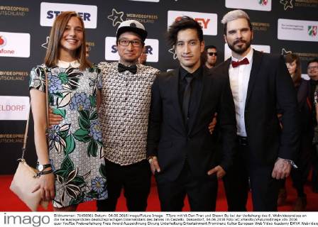 T7pro mit Vi-Dan Tran und Shawn Bu bei der Verleihung des 6. Webvideopreises an die herausragendsten deutschsprachigen Internetstars des Jahres im Castello. Düsseldorf, 04.06.2016 Foto:xC.xHardtx xFuturexImage