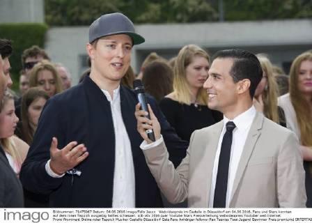 Webvideopreis im Castello in Düsseldorf am 04.06.2016. Fans und Stars konnten auf dem roten Teppich ausgiebig Selfies schiessen.