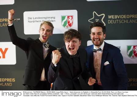 Webvideopreis im Castello in Düsseldorf am 04.06.2016. Fans und Stars konnten auf dem roten Teppich ausgiebig Selfies schiessen. Hier: Y-Titty, youtuber