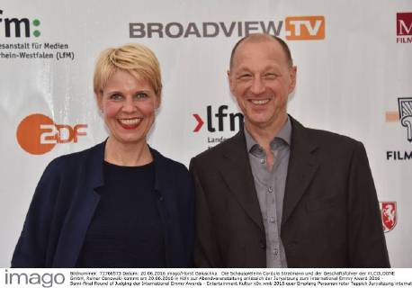 Die Schauspielerin Cordula Stratmann und der Geschäftsführer der lit.COLOGNE GmbH, Rainer Osnowski kommt am 20.06.2016 in Köln zur Abendveranstaltung anlässich der Jurysitzung zum international Emmy Award 2016 - Semi-Final Round of Judging der International Emmy Awards -