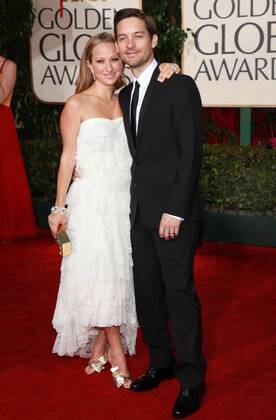 Jan 17, 2010 - Los Angeles, California, USA - TOBEY MAGUIRE and JENNIFER MEYER arrive for the Golden Globe Awards show. ( - ZUMAo05_