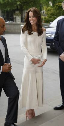 Herzogin Kate besucht Art Fund Museum of the Year Preisverleihung in London . 06 07 2016. London, United Kingdom. The Duchess of Cambridge at the Art Fund Museum of the Year prize at the Natural History Museum in London.  xROTAx xi-Imagesx IIM-13108-0004