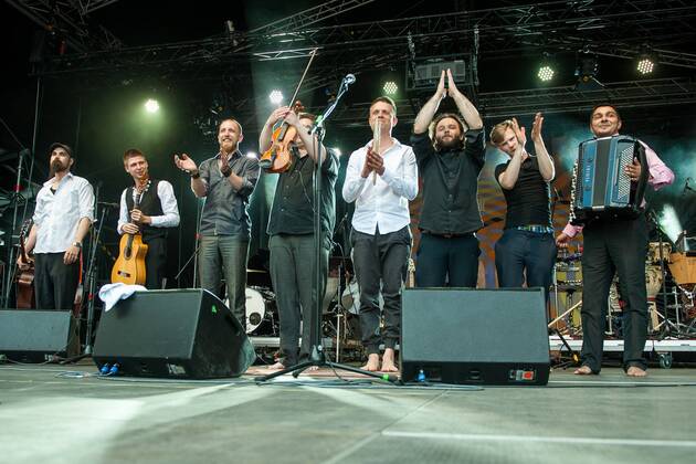 RUTH Preisverleihung auf Heidecksburg Die RUTH-Preisträger 2016 Royal Street Orchestra mit der Förder-RUTH 2016 Matthias Schriefl mit der Festival-RUTH 2016 Andrea Hotzko mit der Ehren-RUTH 2016 Stoppok - Hauptpreis zur RUTH 2016 im Bild: Royal Street Orchestra 26. Rudolstadt Festival - Roots Folk Weltmusik