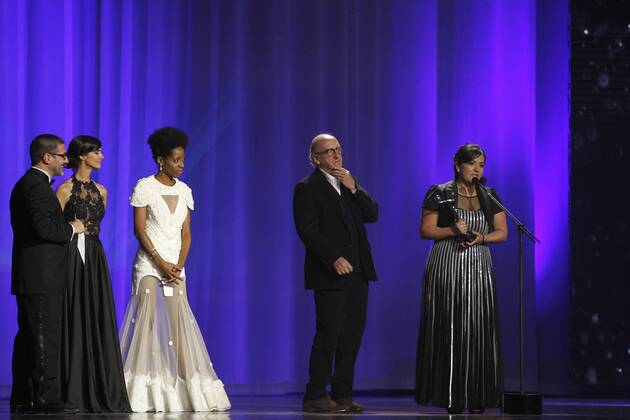 Members of team of the film El Boton de Nacar receive the Best Doccumentary Film Award during the 3rd Platino Ibero-American Film Awards in Punta del Este, Uruguay, 24 July 2016. ni PREMIOS PLATINO !ACHTUNG: NUR REDAKTIONELLE NUTZUNG!  PLA040 20160725-636050168737914528