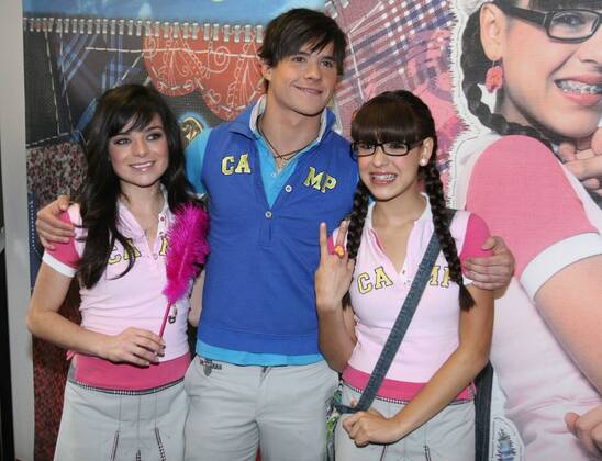 Oct 12, 2009 - Mexico City, Mexico - VIOLETA ISFEL, ELEAZAR GOMEZ and DANNA PAOLA during the presentation of the second Album with the music of the soap opera Dare to Dream . Violeta Isfel, Eleazar Gomez y Danna Paola durante la presentacion del segundo disco con la musica de la telenovela Atrevete a Sonar .  - ZUMAu78_