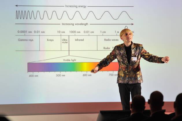 19.Goldener Computerpreis 2016 Neil Harbission erzaehlt aus seinem Leben als ernannter Cyborg Verleihung des 19. Goldener Computers der Fachzeitschrift Computer Bild im Axel-Springer-Haus in Berlin am 30.08.2016