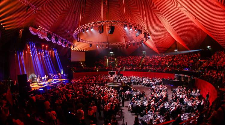 Tempodrom Berlin, Konzert von Isolation Berlin Isolation Berlin, Tobias Bamborschke Preis Für Popkultur 2016