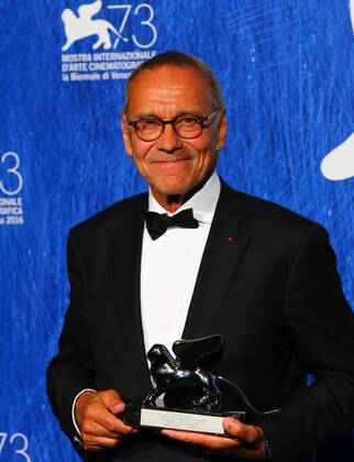 VENICE, Sept. 10, 2016 -- Director Andrei Konchalovsky poses with Silver Lion for Best Director for his movie Paradise during the award winners photocall of the 73rd Venice Film Festival in Venice, Italy, on Sept. 10, 2016. )(axy) ITALY-VENICE-73RD FILM FESTIVAL-AWARD GongxBing 