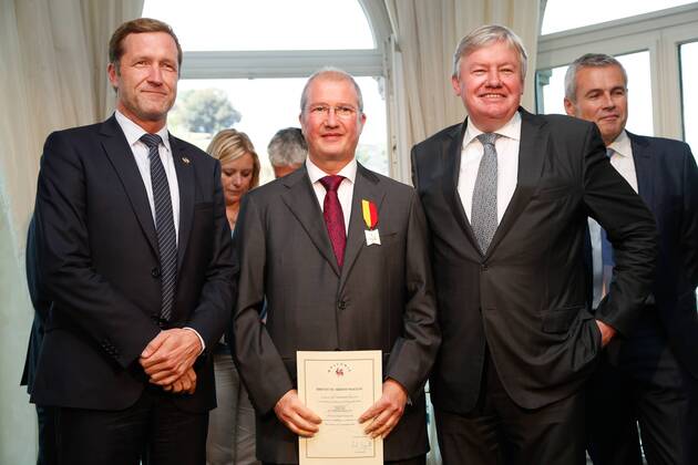 Preisverleihung Merites Wallons in Namur Walloon Minister President Paul Magnette, Outgoing leader of Thales Aliena Space Belgium, Roger Dernoncourt and Walloon Minister of Economy, Industry, Innovation and IT Jean-Claude Marcourt pictured during the award ceremony for the sixth edition of the Merites Wallons by the Walloon Government at the Elysette, in Jambes, Namur, Thursday 15 September 2016.  BRUNOxFAHY 04932330